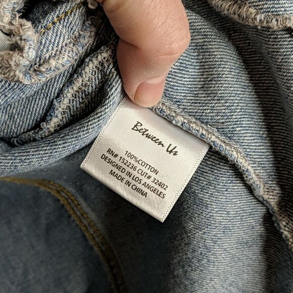 ❤️Between Us Distressed Denim pearl beaded Trucker Jacket - Picture 5 of 7